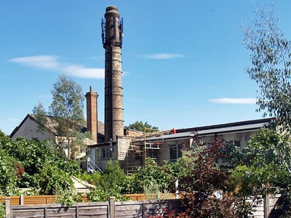 The Wood Green and Hornsey Steam laundry was known to use water from the Muswell Stream in the 1890s. The chimney of this old laundry still stands.